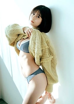 Sakurako Okubo image 2 of 3