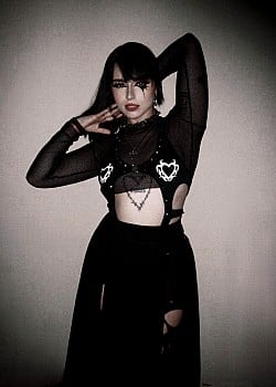 Sally (Onlyfans) image 2 of 4
