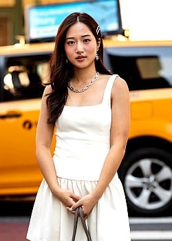 Sally Kim image 1 of 2