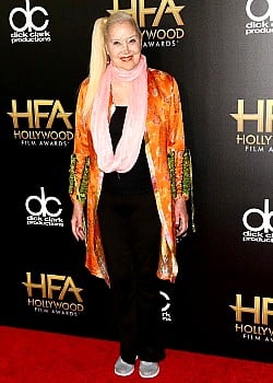 Sally Kirkland image 2 of 3