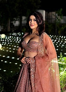 Saloni Sehra image 4 of 4