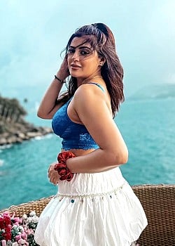 Saloni Sehra image 1 of 4
