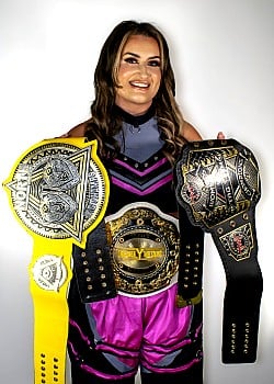 Samantha Hunter image 1 of 3
