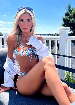 Samantha Kelly (TikTok) image 2 of 4