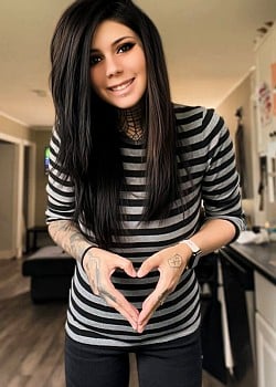 Samantha Swan image 1 of 2