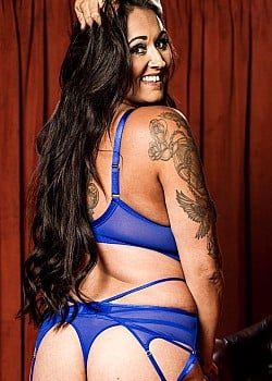 Samantha Taylor (Instagram) image 3 of 4
