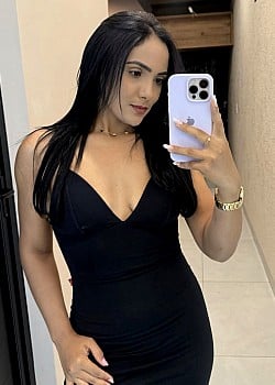 Samara Sousa image 2 of 3