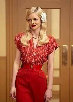 Samara Weaving image 2 of 4