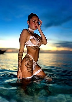 Sammi Perri image 2 of 3