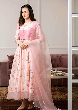 Sana Javed image 2 of 2