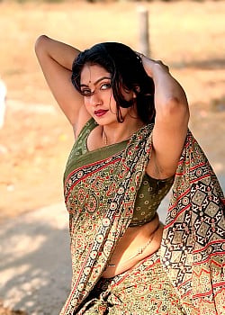Sanam Joshi image 4 of 4