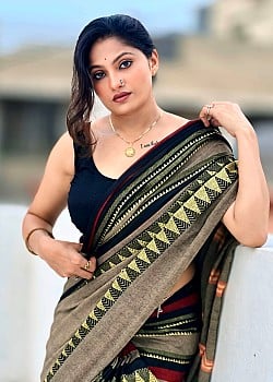 Sanam Joshi image 1 of 4
