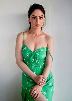 Sandeepa Dhar image 2 of 4