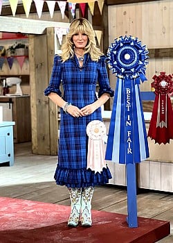 Sandra Lee image 2 of 2