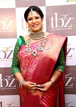 Sanghavi (Actress) image 2 of 3