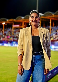 Sanjana Ganesan image 3 of 4
