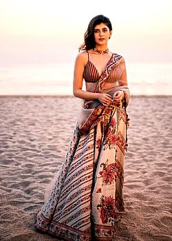 Sanjana Sanghi image 2 of 4