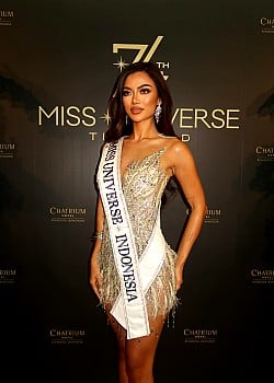 Sanly Liu image 3 of 4