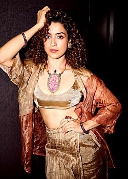 Sanya Malhotra image 1 of 2