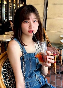 Saori Araki image 3 of 4