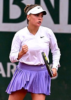 Sara Bejlek image 2 of 2