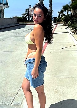 Sara Bella Harris image 2 of 4