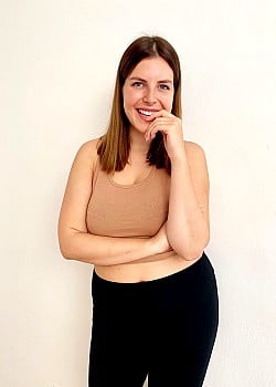 Sara Czarna image 2 of 4