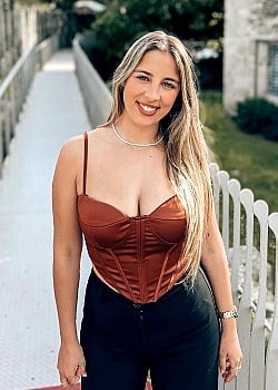 Sara Ferreira image 1 of 4