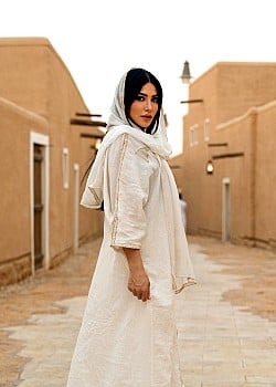Sara Hesri image 3 of 4