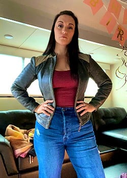Sara Tomko image 4 of 4