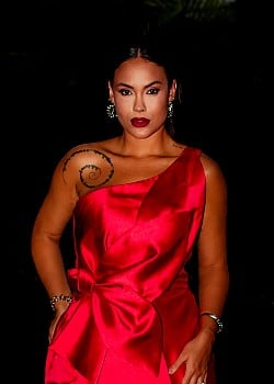 Sarah Andrade image 1 of 3
