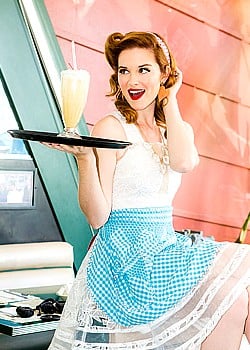 Sarah Drew image 2 of 4