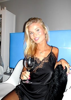Sarah Fjelldal image 2 of 2
