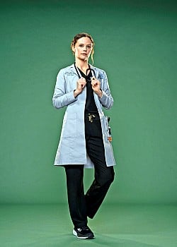 Sarah Ramos image 2 of 2