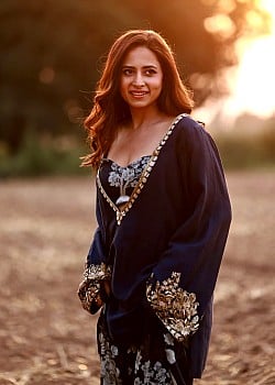 Sargun Mehta image 2 of 4
