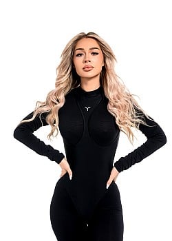 Sarra (singer)