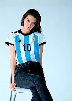 Sasha Zotova image 2 of 4