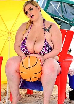 Sashaa Juggs image 4 of 4