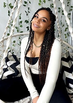 Savanna Hamilton image 2 of 2