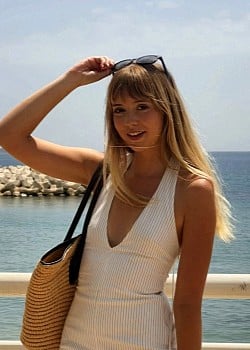 Savannah DeLullo image 2 of 4