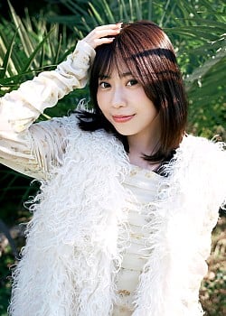 Sayuri Date image 4 of 4