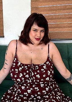 Scarlett Woods