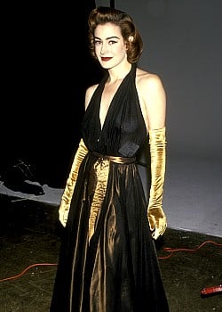 Sean Young image 2 of 4