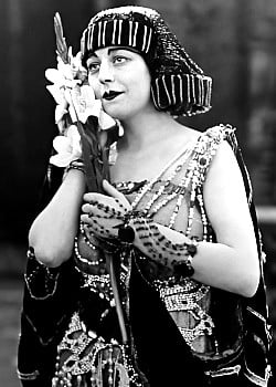 Seena Owen image 1 of 1