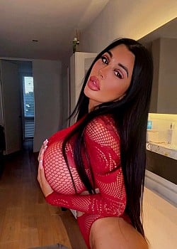 Selena Black image 2 of 4