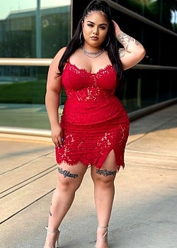 Selena Gonzalez image 3 of 4