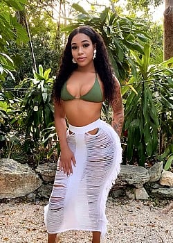 Selena Kardashian image 1 of 2