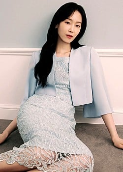 Seo Hyun-jin image 4 of 4
