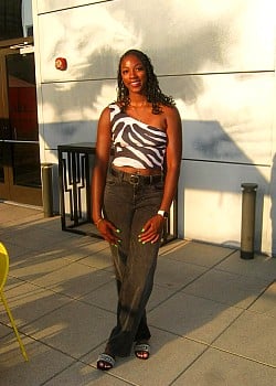 Serah Williams image 3 of 4