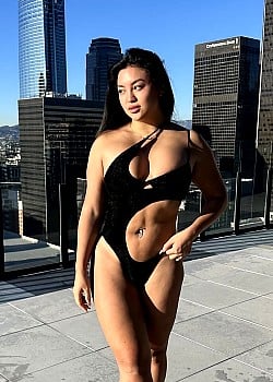 Serena Su image 4 of 4